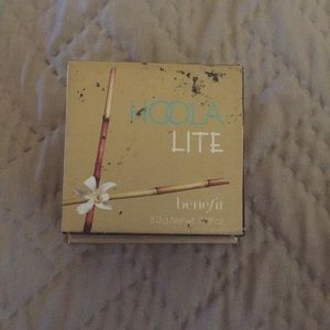 Benefit hoola lite